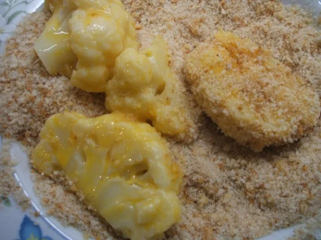 Rezept: Gemüse: Gebackener Blumenkohl mit Remoulade und Kartoffelbrei Bild Nr. 5 Gemüse: Gebackener Blumenkohl mit Remoulade und Kartoffelbrei - Rezept - Bild Nr. 5