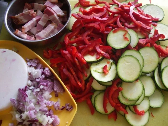 Rezept: Zucchini -Paprika - Auflauf mit Nudeln Bild Nr. 5 Zucchini -Paprika - Auflauf mit Nudeln - Rezept - Bild Nr. 5