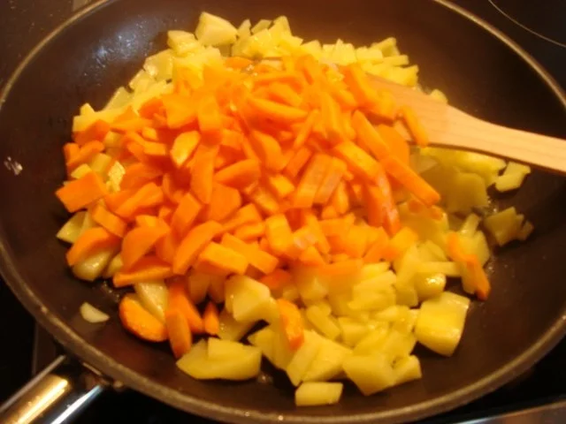 Rezept: Bunte Gemüsepfanne mit Feta Bild Nr. 3 Bunte Gemüsepfanne mit Feta - Rezept - Bild Nr. 3