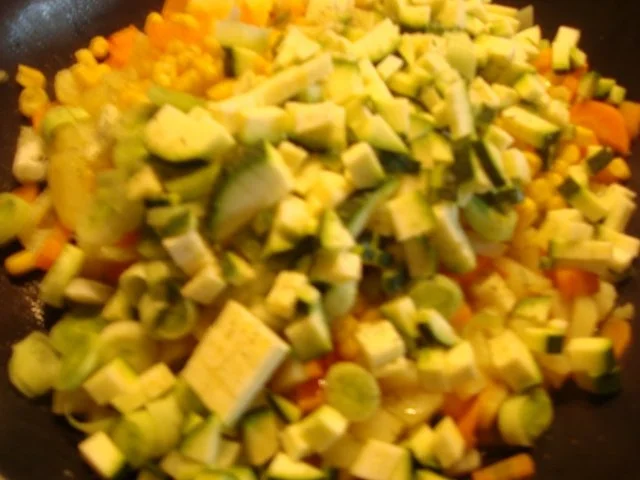 Rezept: Bunte Gemüsepfanne mit Feta Bild Nr. 5 Bunte Gemüsepfanne mit Feta - Rezept - Bild Nr. 5