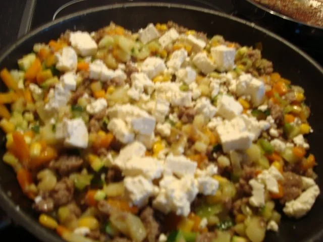 Rezept: Bunte Gemüsepfanne mit Feta Bild Nr. 9 Bunte Gemüsepfanne mit Feta - Rezept - Bild Nr. 9