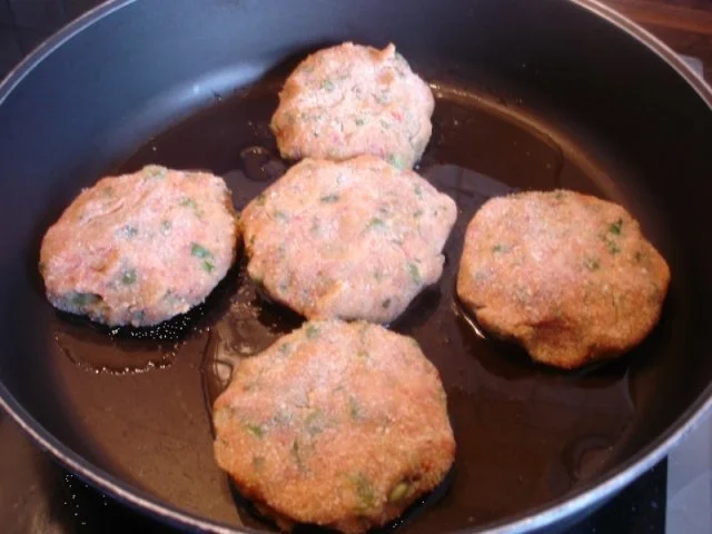 Rezept: Reste-Buletten Bild Nr. 7 Reste-Buletten - Rezept - Bild Nr. 7