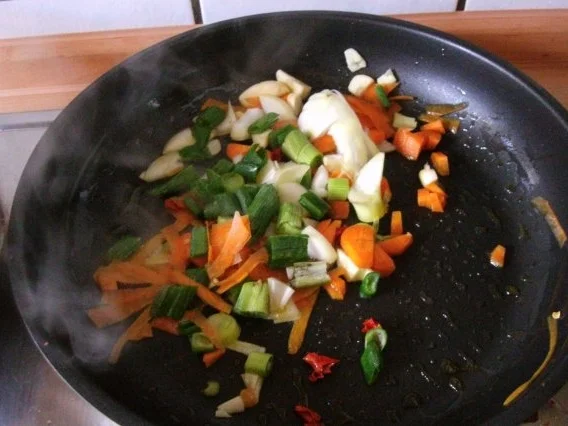 Rezept: Fusilli in Kräuterbolognese Bild Nr. 3 Fusilli in Kräuterbolognese - Rezept - Bild Nr. 3