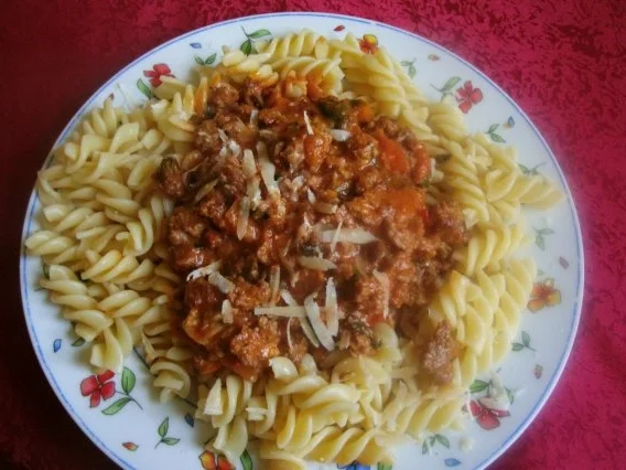 Rezept: Fusilli in Kräuterbolognese Bild Nr. 11 Fusilli in Kräuterbolognese - Rezept - Bild Nr. 11