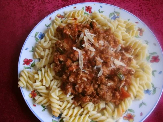 Rezept: Fusilli in Kräuterbolognese Bild Nr. 12 Fusilli in Kräuterbolognese - Rezept - Bild Nr. 12