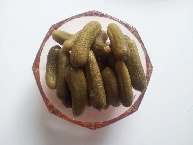 Rinderrouladen mit Rotweinsoße, Mischhack-Füllung, Zwiebeln, Speck und Gewürzgurken - Rezept - Bild Nr. 22