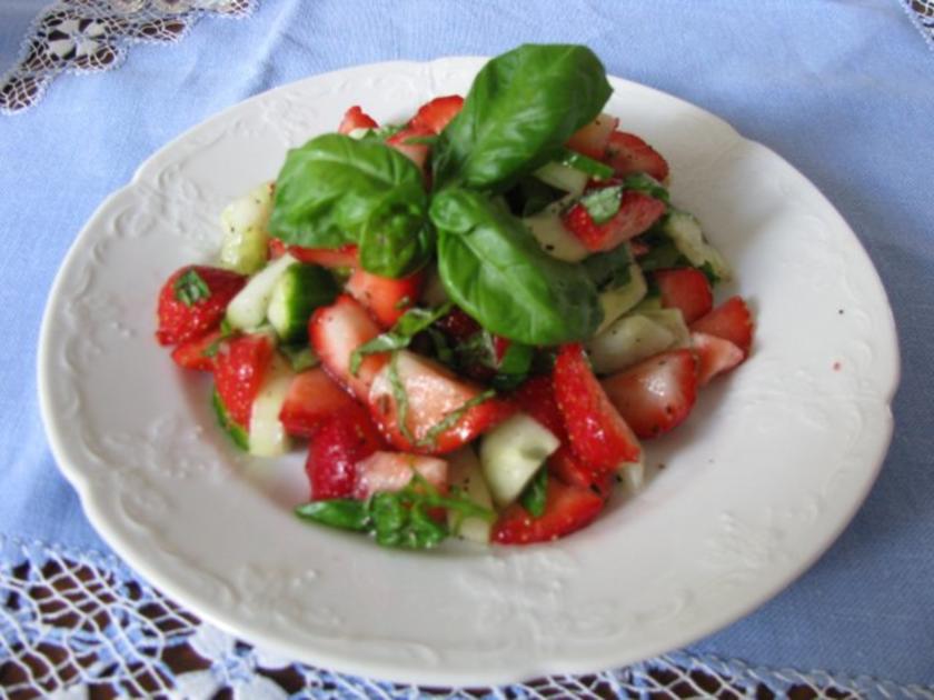 Salat: Gurken Erdbeer Salat - schnell &amp; einfach - von saturnia