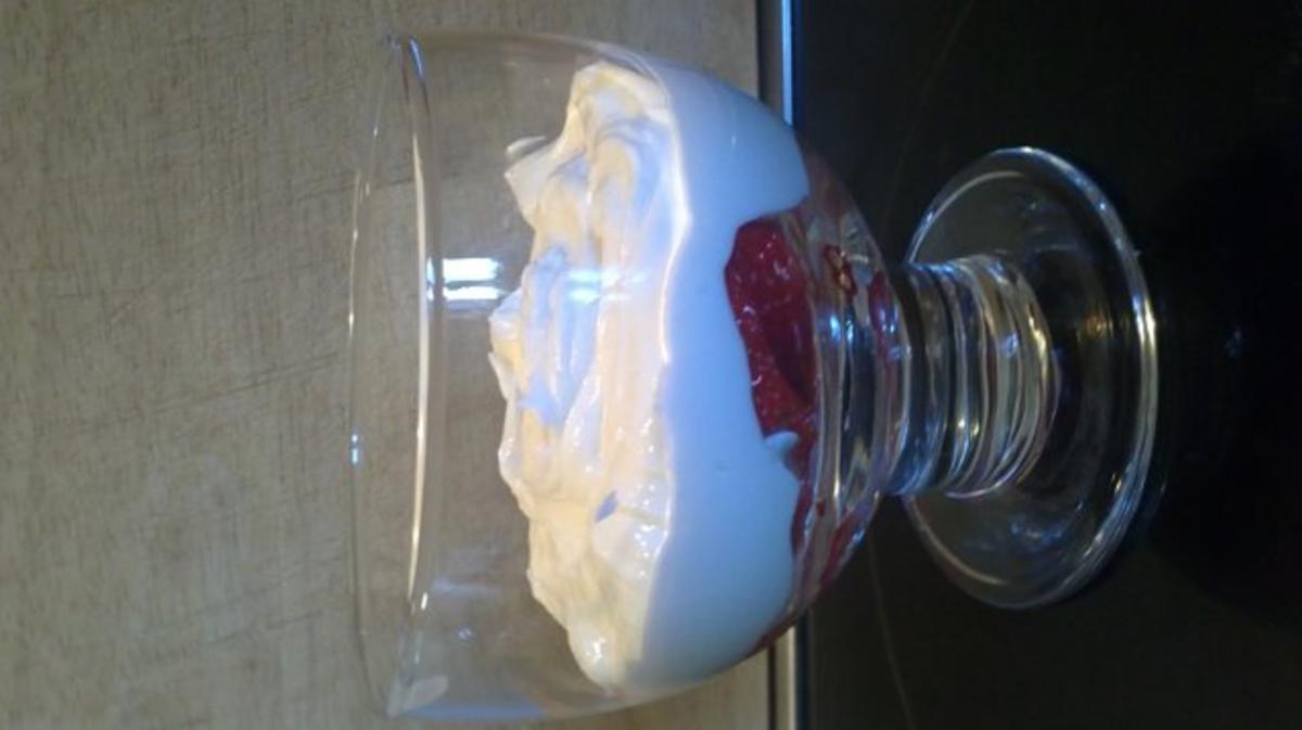 Dessert: Erdbeerschichtdessert - Rezept - Bild Nr. 2