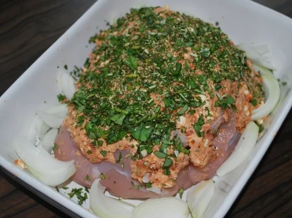 Rezept: Putenbraten mit Feta-Kräuter-Haube Bild Nr. 2 Putenbraten mit Feta-Kräuter-Haube - Rezept - Bild Nr. 2