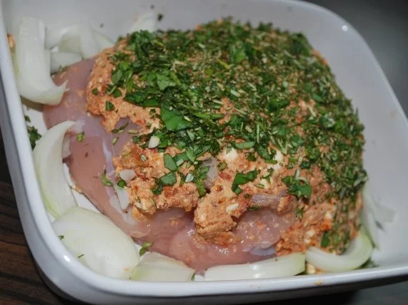 Rezept: Putenbraten mit Feta-Kräuter-Haube Bild Nr. 3 Putenbraten mit Feta-Kräuter-Haube - Rezept - Bild Nr. 3