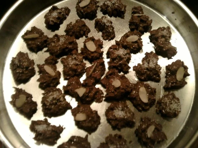 Rezept: Reste- Schokokrossies - Kekse ohne Backen! Bild Nr. 5 Reste- Schokokrossies - Kekse ohne Backen! - Rezept - Bild Nr. 5