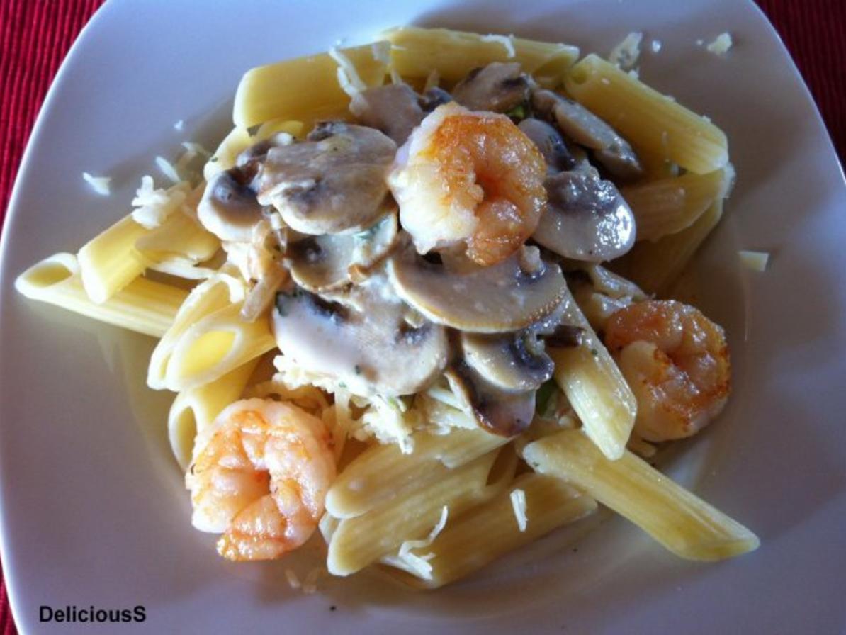 Pasta mit Champignon-Sahne-Soße &amp; Scampis - Rezept - kochbar.de