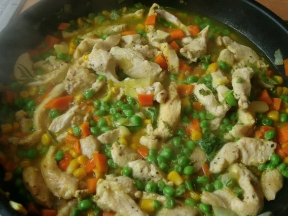 Rezept: Hähnchenpfanne "Gärtnerinnen Art" Bild Nr. 8 Hähnchenpfanne "Gärtnerinnen Art" - Rezept - Bild Nr. 8