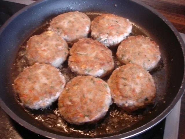 Minze-Salbei-Rosmarin-Buletten mit grünen Bohnen und Mais-Kartoffelpüree - Rezept - Bild Nr. 13