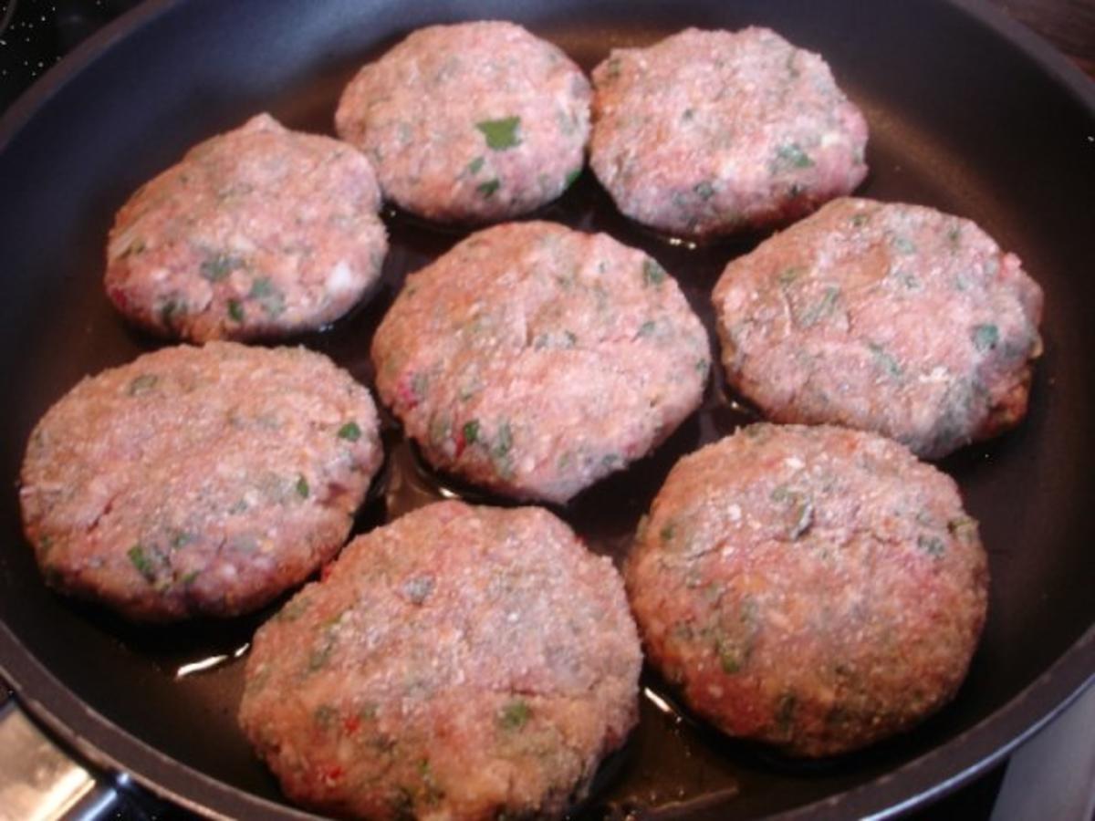 Minze-Salbei-Rosmarin-Buletten mit grünen Bohnen und Mais-Kartoffelpüree - Rezept - Bild Nr. 12