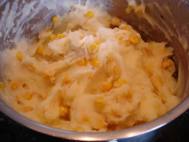 Minze-Salbei-Rosmarin-Buletten mit grünen Bohnen und Mais-Kartoffelpüree - Rezept - Bild Nr. 27