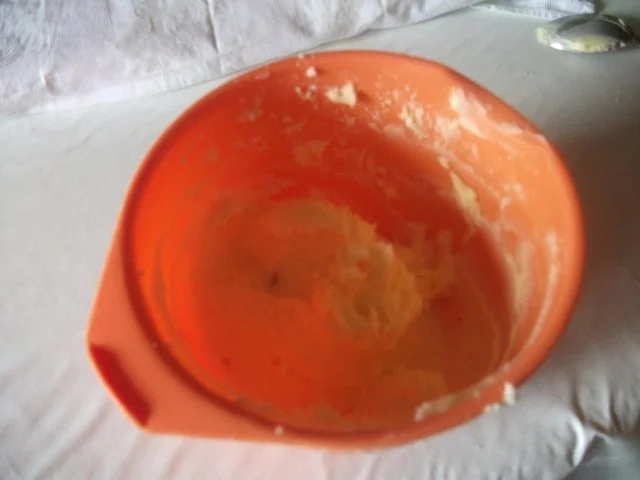 Biskuitrolle mit Buttercremefüllung - Rezept - Bild Nr. 3