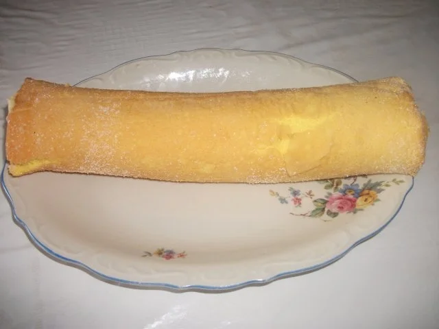 Biskuitrolle mit Buttercremefüllung - Rezept - Bild Nr. 5