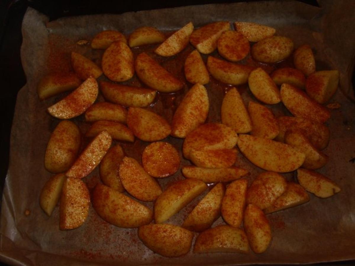 Schnitzel mit Ofenkartoffeln und Champignons in einer Walnusscreme - Rezept - Bild Nr. 4