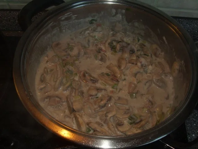 Rezept: Schnitzel mit Ofenkartoffeln und Champignons in einer Walnusscreme Bild Nr. 7 Schnitzel mit Ofenkartoffeln und Champignons in einer Walnusscreme - Rezept - Bild Nr. 7