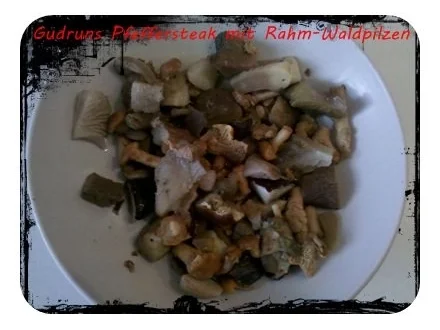 Rezept: Fleisch: Pfeffersteaks mit Rahm-Waldpilzen und schwarzem Thailändischen Klebreis Bild Nr. 3 Fleisch: Pfeffersteaks mit Rahm-Waldpilzen und schwarzem Thailändischen Klebreis - Rezept - Bild Nr. 3