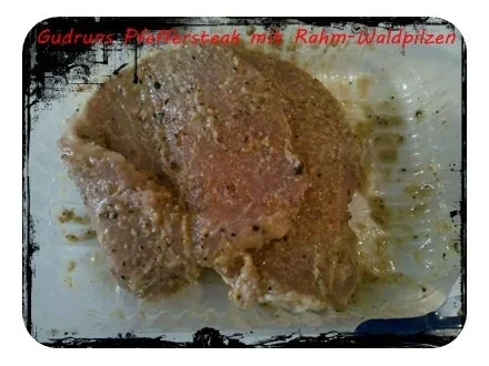 Rezept: Fleisch: Pfeffersteaks mit Rahm-Waldpilzen und schwarzem Thailändischen Klebreis Bild Nr. 5 Fleisch: Pfeffersteaks mit Rahm-Waldpilzen und schwarzem Thailändischen Klebreis - Rezept - Bild Nr. 5