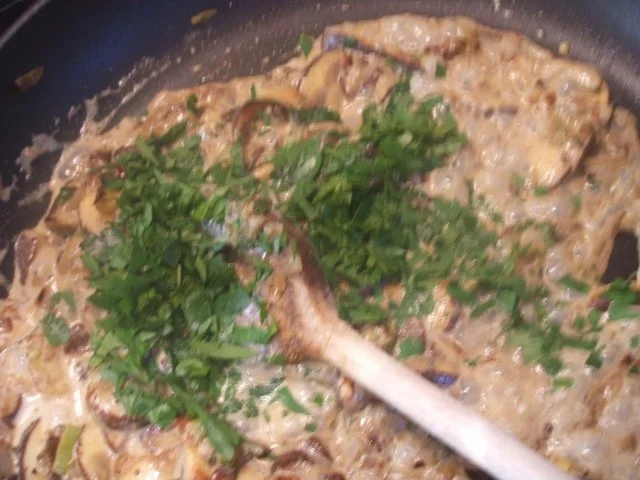 Pilze: Rotfußröhrlinge in Sahnesoße auf Pasta - Rezept - Bild Nr. 8