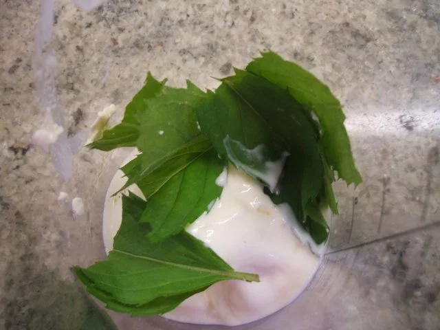 Rezept: Sülzen: Sommerfrüchte in Gelee auf Minz-Schaum Bild Nr. 6 Sülzen: Sommerfrüchte in Gelee auf Minz-Schaum - Rezept - Bild Nr. 6