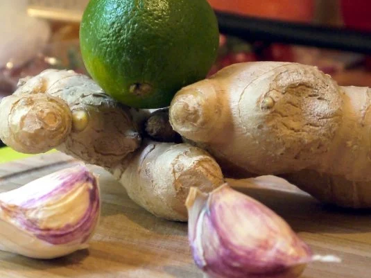 Ingwer-Huhn auf Gemüsebett - Rezept - Bild Nr. 2