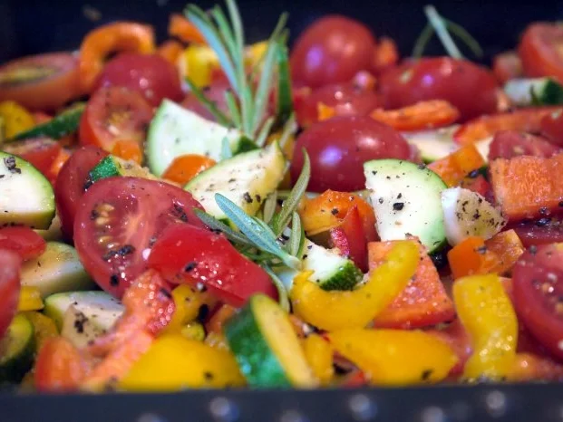 Ingwer-Huhn auf Gemüsebett - Rezept - Bild Nr. 9