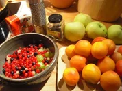 Beeren-Aprikosen-Apfel-Marmelade - Rezept