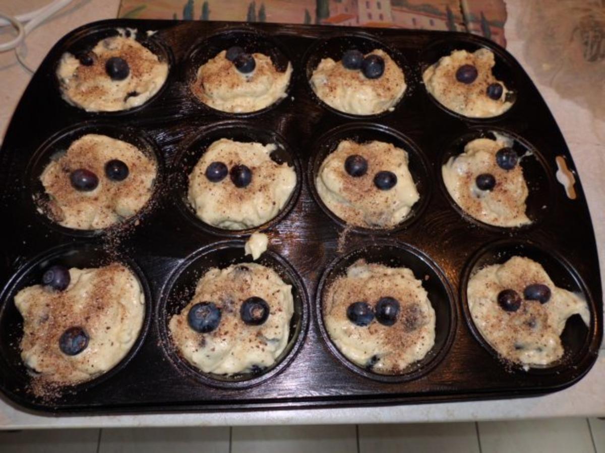 Muffins: Heidelbeer-Rahm-Küchlein - Rezept - Bild Nr. 3