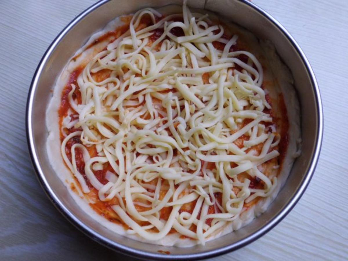 Pizza: Mini-Pizza "Wagenrad" - Rezept - Bild Nr. 3
