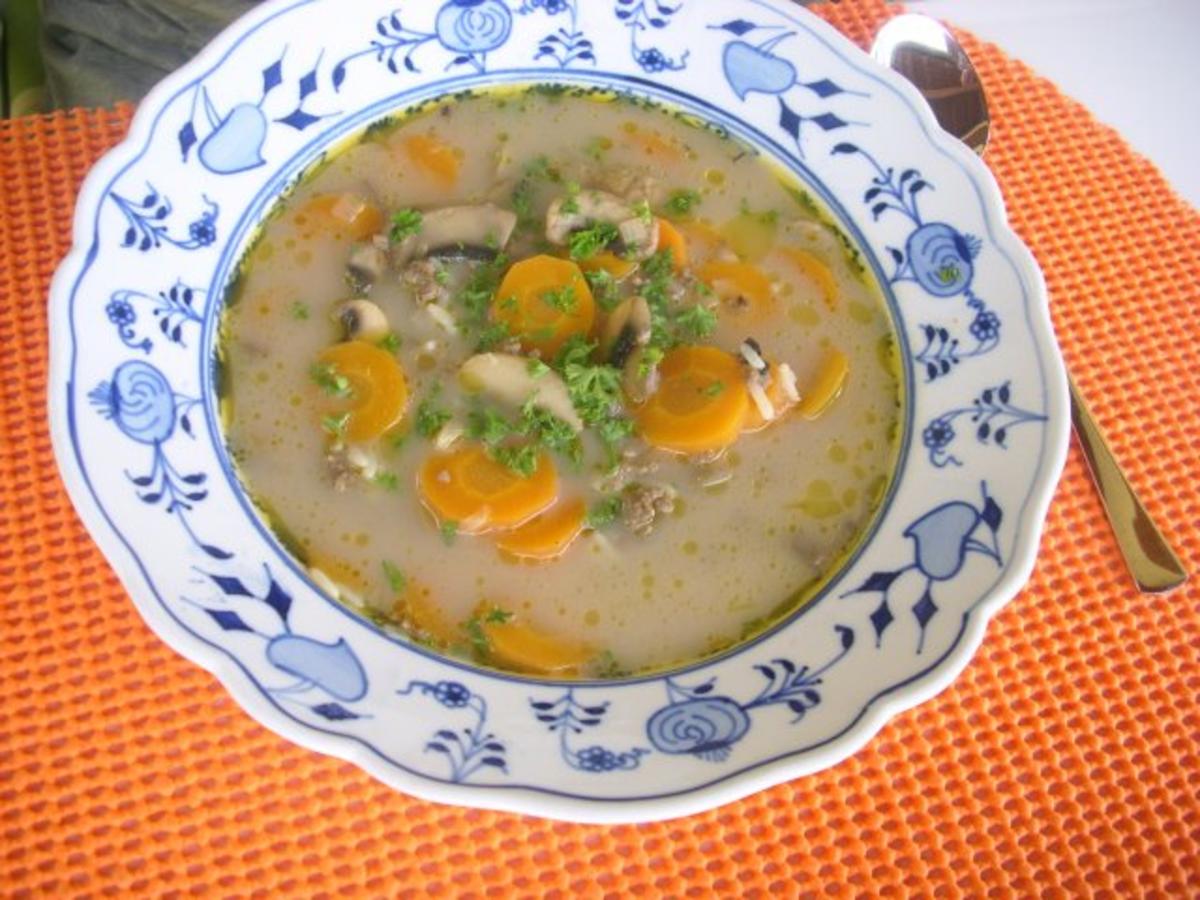 Champignonsuppe mit Möhren und Hack &amp;gt;&amp;gt; - Rezept - kochbar.de