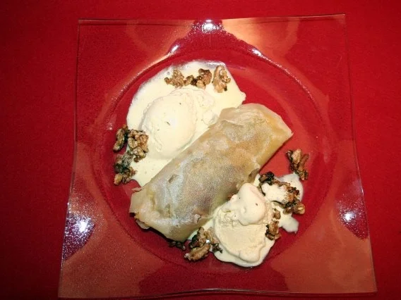 Rezept: Apfelrollen mit selbstgemachtem Vanilleeis Apfelrollen mit selbstgemachtem Vanilleeis - Rezept