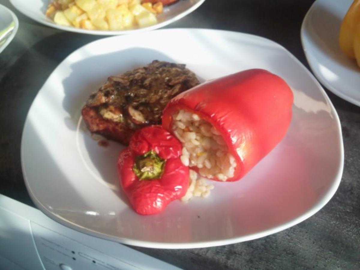 Paprika gefüllt mit Buchweizen &amp; Gemüse - einfach - 178 kcal/100g