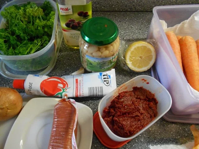 Sucuklu Kuru Fasulye weißer Bohnentopf in roter Soße und Sucuk - Rezept - Bild Nr. 2