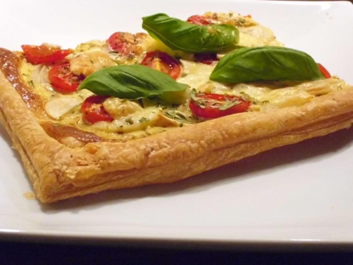 Bätterteigtarte mit Tomate und Ziege - Rezept