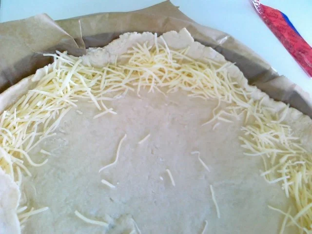 Rezept: Meine Lieblings Pizza mit Käserand... Bild Nr. 5 Meine Lieblings Pizza mit Käserand... - Rezept - Bild Nr. 5