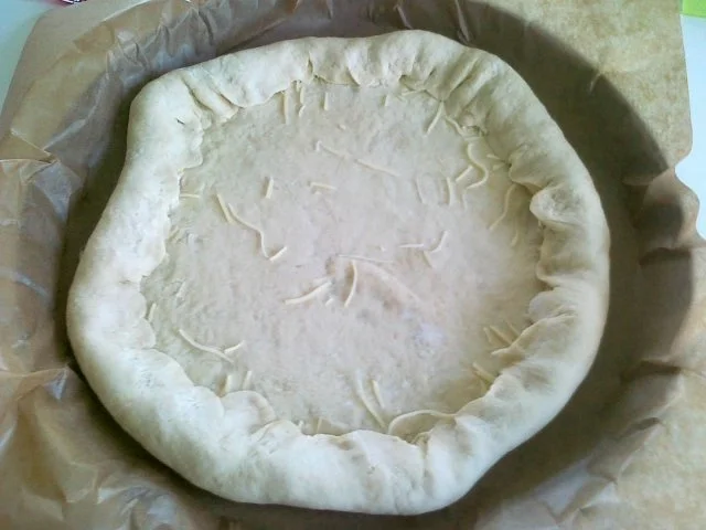 Rezept: Meine Lieblings Pizza mit Käserand... Bild Nr. 6 Meine Lieblings Pizza mit Käserand... - Rezept - Bild Nr. 6