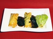 Kalbsbäckchen in Spätburgunder geschmort, dazu Selleriepüree, Erbsenpüree und Wirsing - Rezept