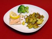 Gefüllte Fjordlachsforelle vom Grill an gedünstetem Gemüse und Omas Bratkartoffeln - Rezept