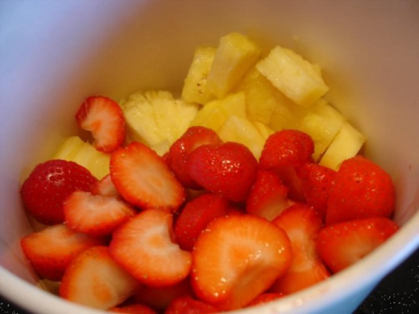 Ananas-Erdbeer-Dessert - Rezept mit Bild - kochbar.de