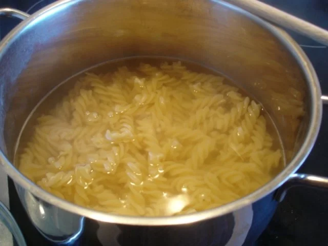 Nudeln mit Salbei-Gorgonzola-Sauce - Rezept - Bild Nr. 4