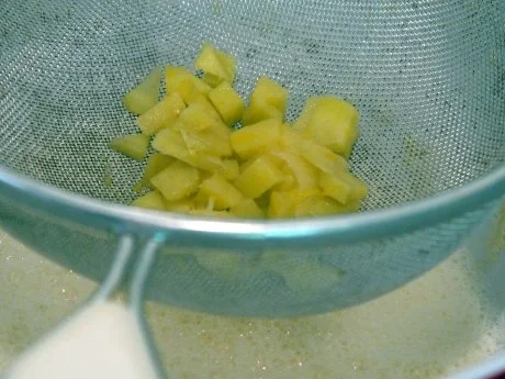 Zitronen-Honig-Ingwer-Creme mit Creme-Fraiche-Sauce - Rezept - Bild Nr. 5