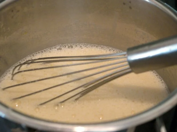 Zitronen-Honig-Ingwer-Creme mit Creme-Fraiche-Sauce - Rezept - Bild Nr. 6