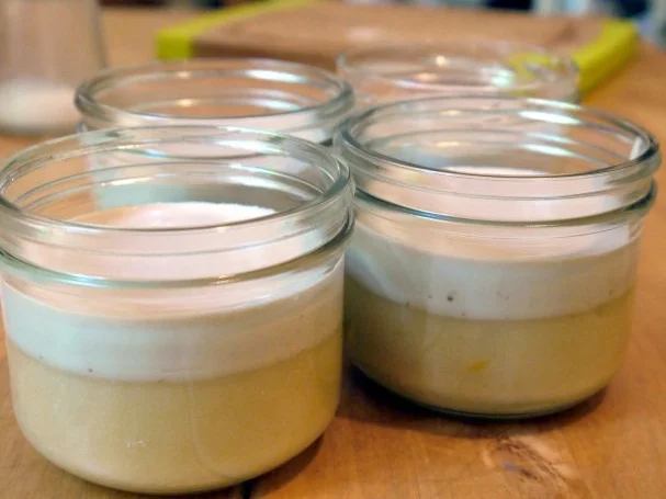 Zitronen-Honig-Ingwer-Creme mit Creme-Fraiche-Sauce - Rezept - Bild Nr. 12