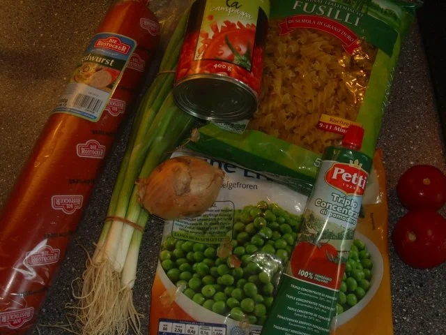 Rezept: Schnelles Wurstgulasch mit Nudeln Bild Nr. 2 Schnelles Wurstgulasch mit Nudeln - Rezept - Bild Nr. 2