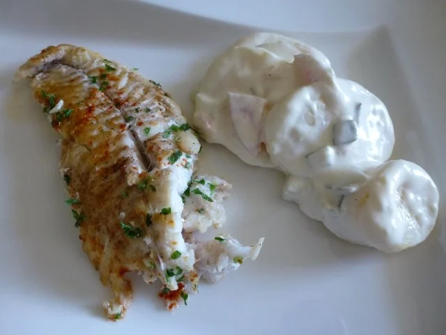 Rezept: Verunfallter Schellfisch mit cremigem Kartoffelsalat Verunfallter Schellfisch mit cremigem Kartoffelsalat - Rezept