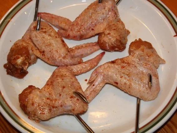 Rezept: Marinierte Hähnchenflügel / Geräuchert Bild Nr. 4 Marinierte Hähnchenflügel / Geräuchert - Rezept - Bild Nr. 4